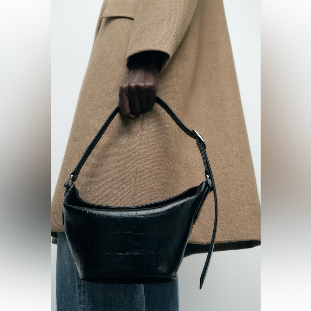 ZARA OVAL SHOULDER BAG